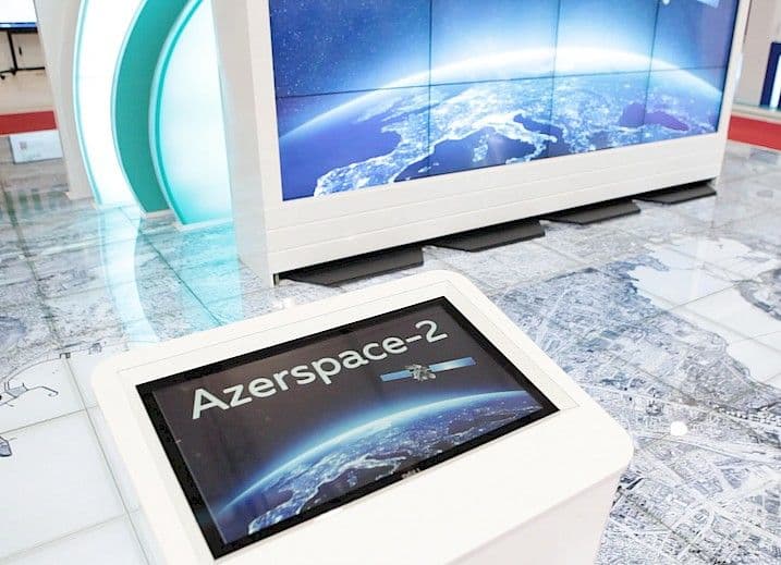 9azercosmos_stand.717x0.jpg